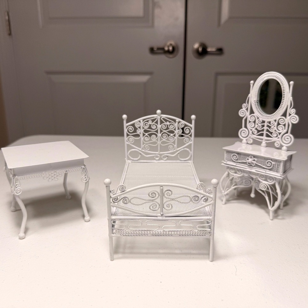 Vintage 1:12 White Wire Wicker Dollhouse Bed Vanity Table Set